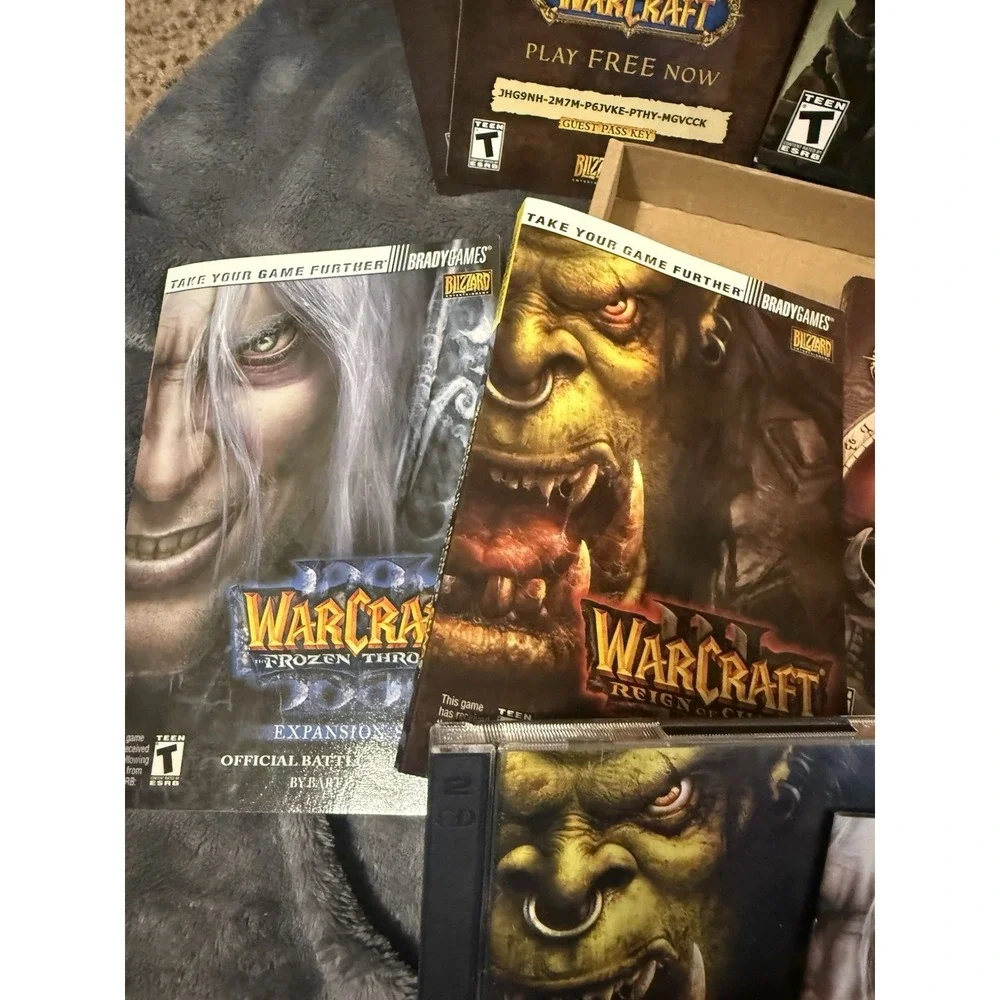 WarCraft III Battle Chest PC Big Box 2003‎ Teen Game Books Collectible